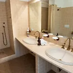 Relais Bella Rosina Pool & Ξενοδοχείο La Cassa