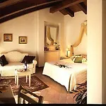 Relais Bella Rosina Pool & La Cassa