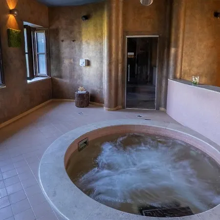 酒店 Relais Bella Rosina Pool & 4*
