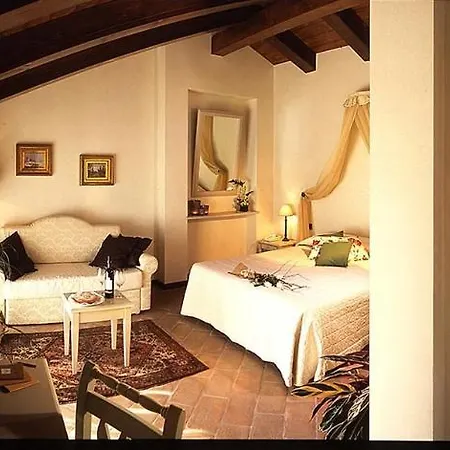 Relais Bella Rosina Pool & La Cassa