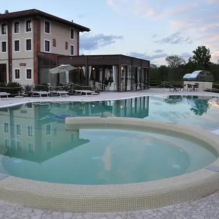 Отель Relais Bella Rosina Pool & La Cassa