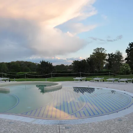 Relais Bella Rosina Pool & Отель