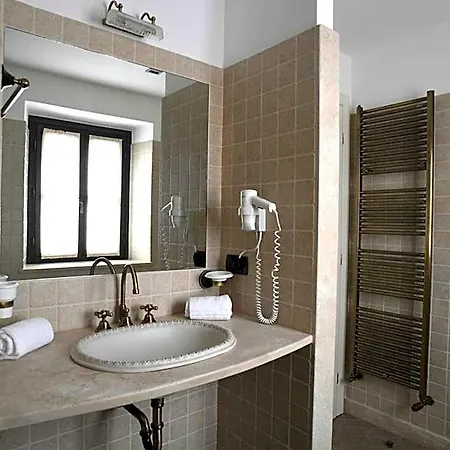 מלון Relais Bella Rosina Pool & La Cassa