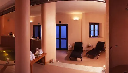 Relais Bella Rosina Pool & 4* La Cassa