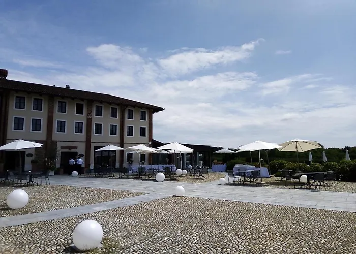 Relais Bella Rosina Pool & 4* La Cassa