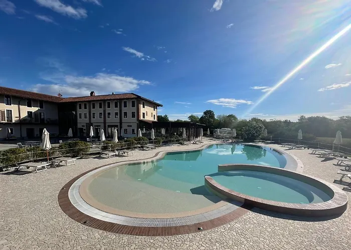 Hotel Relais Bella Rosina Pool & 4*