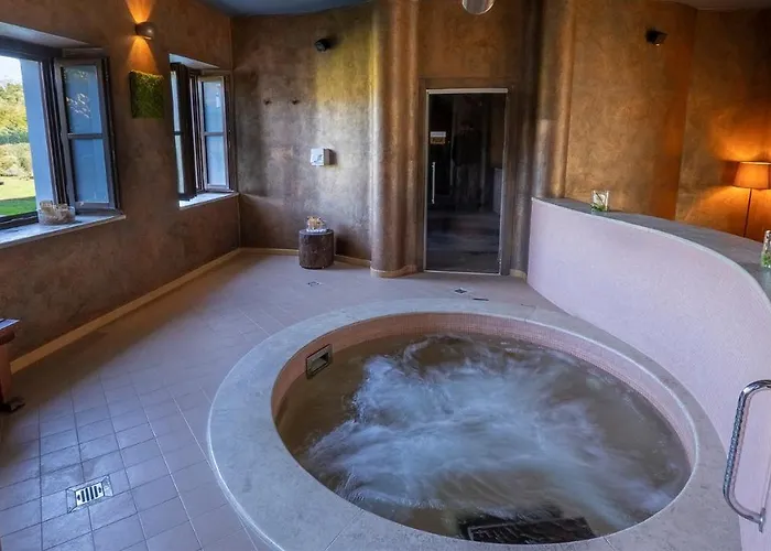 Hotel Relais Bella Rosina Pool & 4*