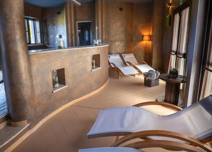 Relais Bella Rosina Pool & Hotel La Cassa