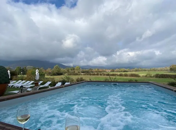 Relais Bella Rosina Pool&spa La Cassa