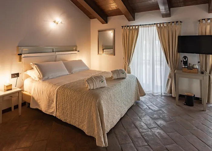 Relais Bella Rosina Pool&spa Hotel La Cassa