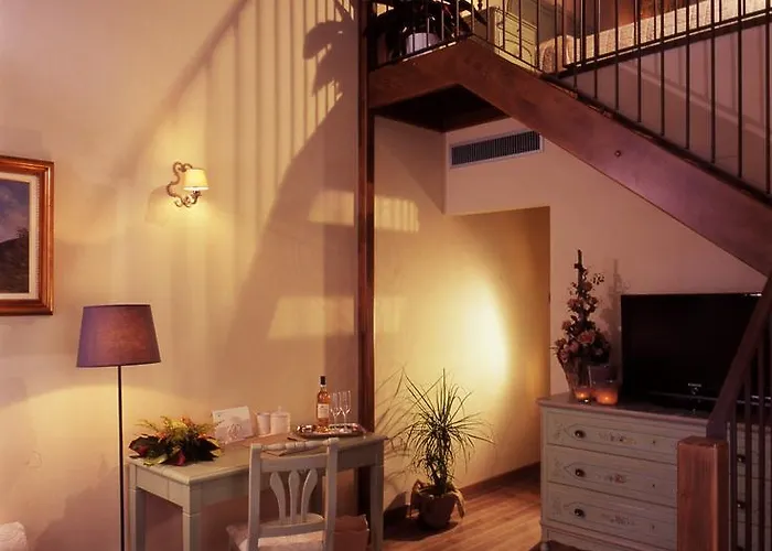 Relais Bella Rosina Pool & La Cassa