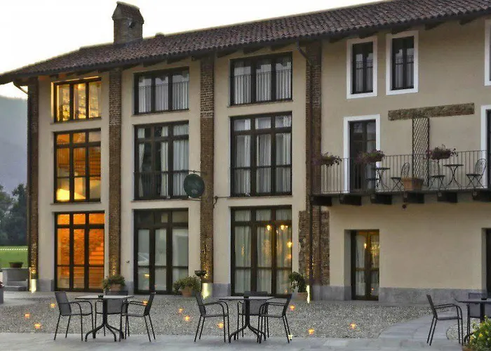 Relais Bella Rosina Pool & Hotel La Cassa